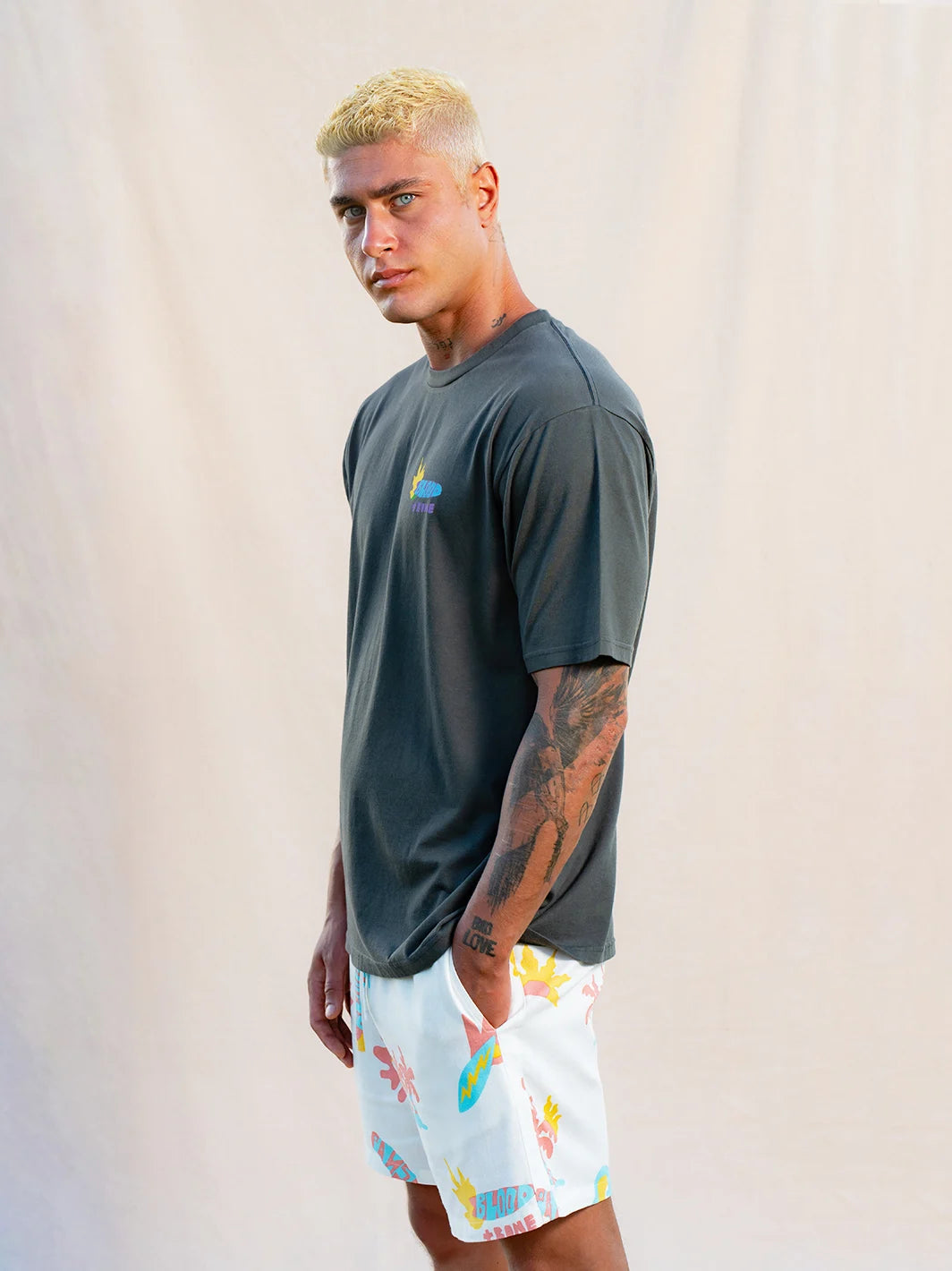 Temples Tee Charcoal