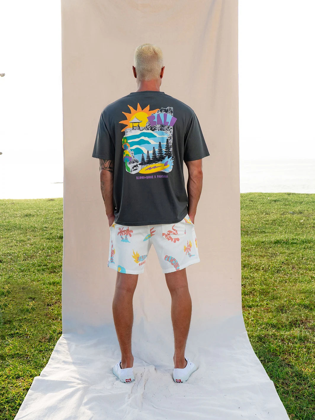 Temples Tee Charcoal