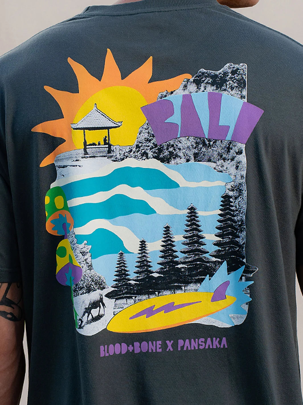 Temples Tee Charcoal