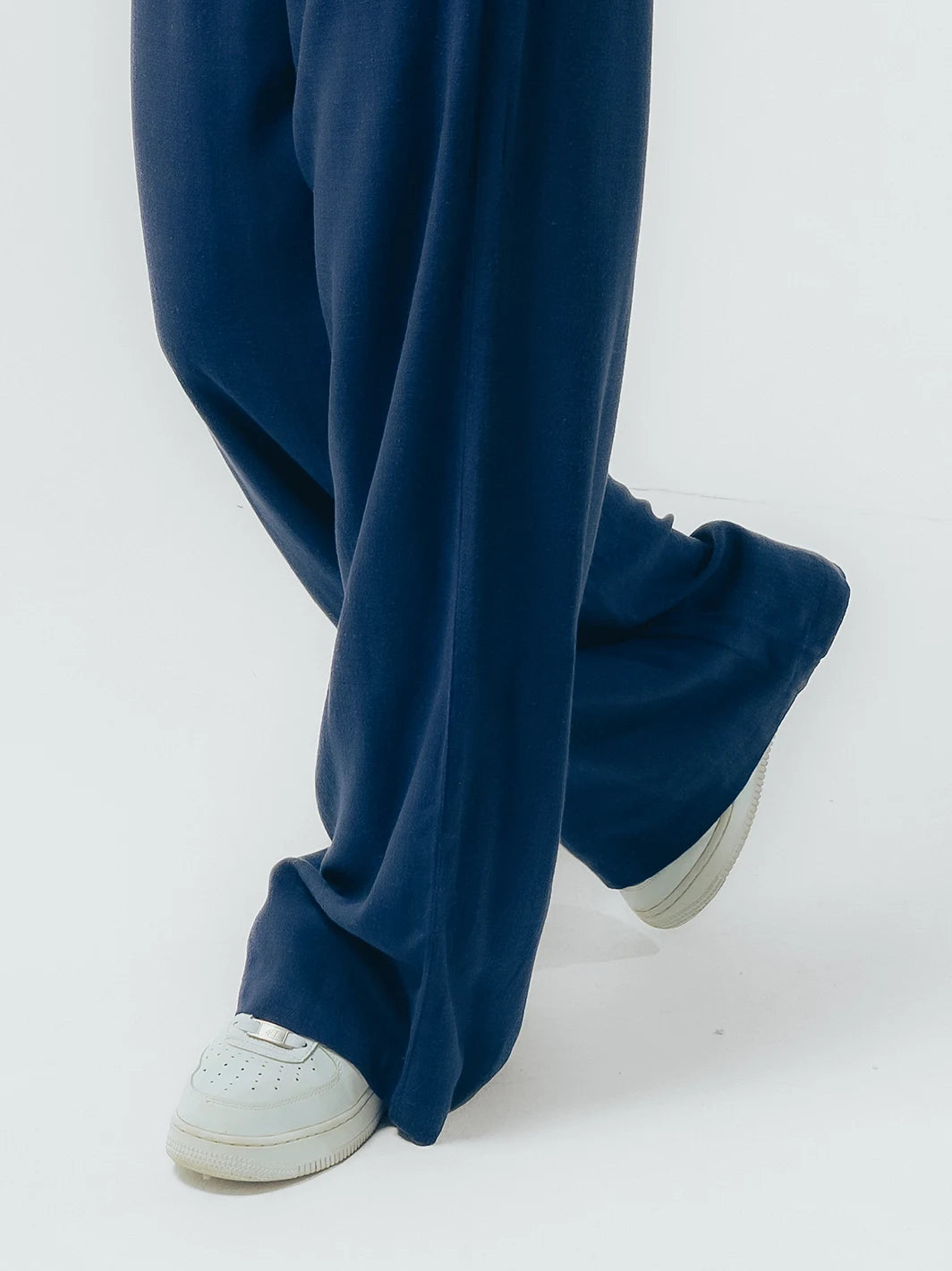 Praya Pant Navy