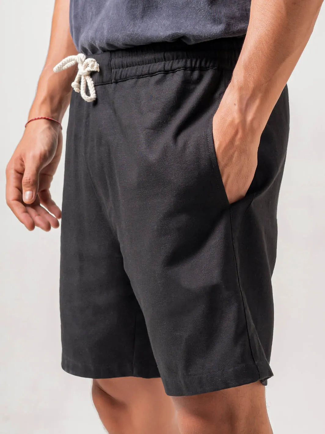 Wayward Short Black