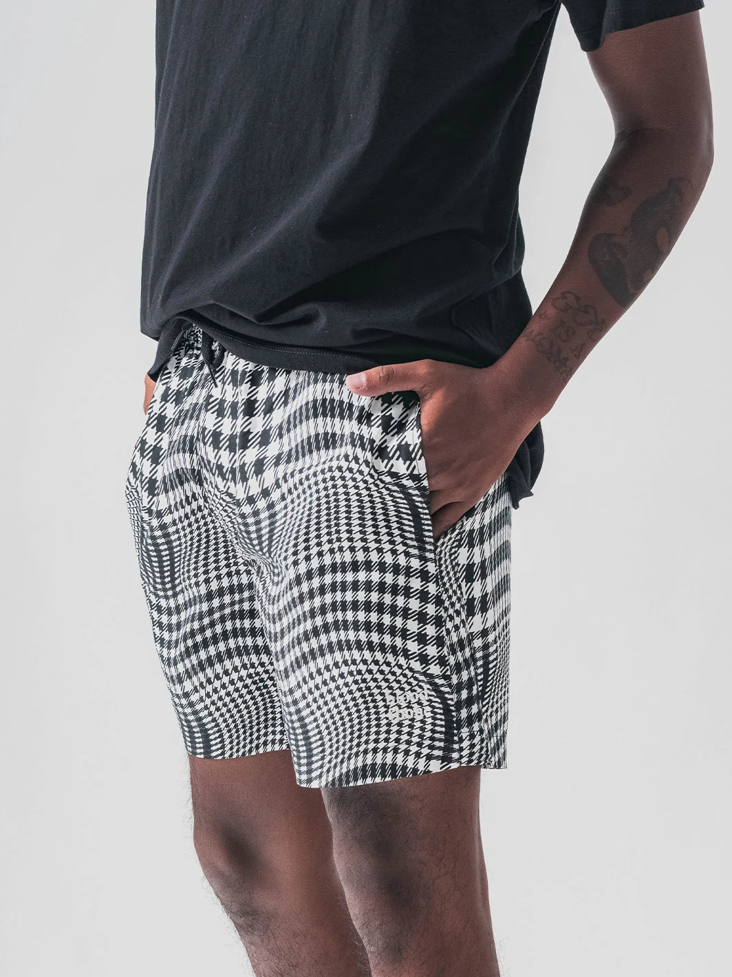 Screw Loose Short Black