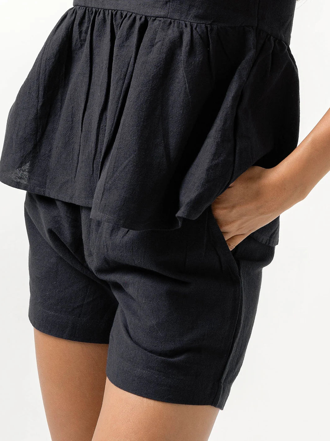 Slow Crush Short Black