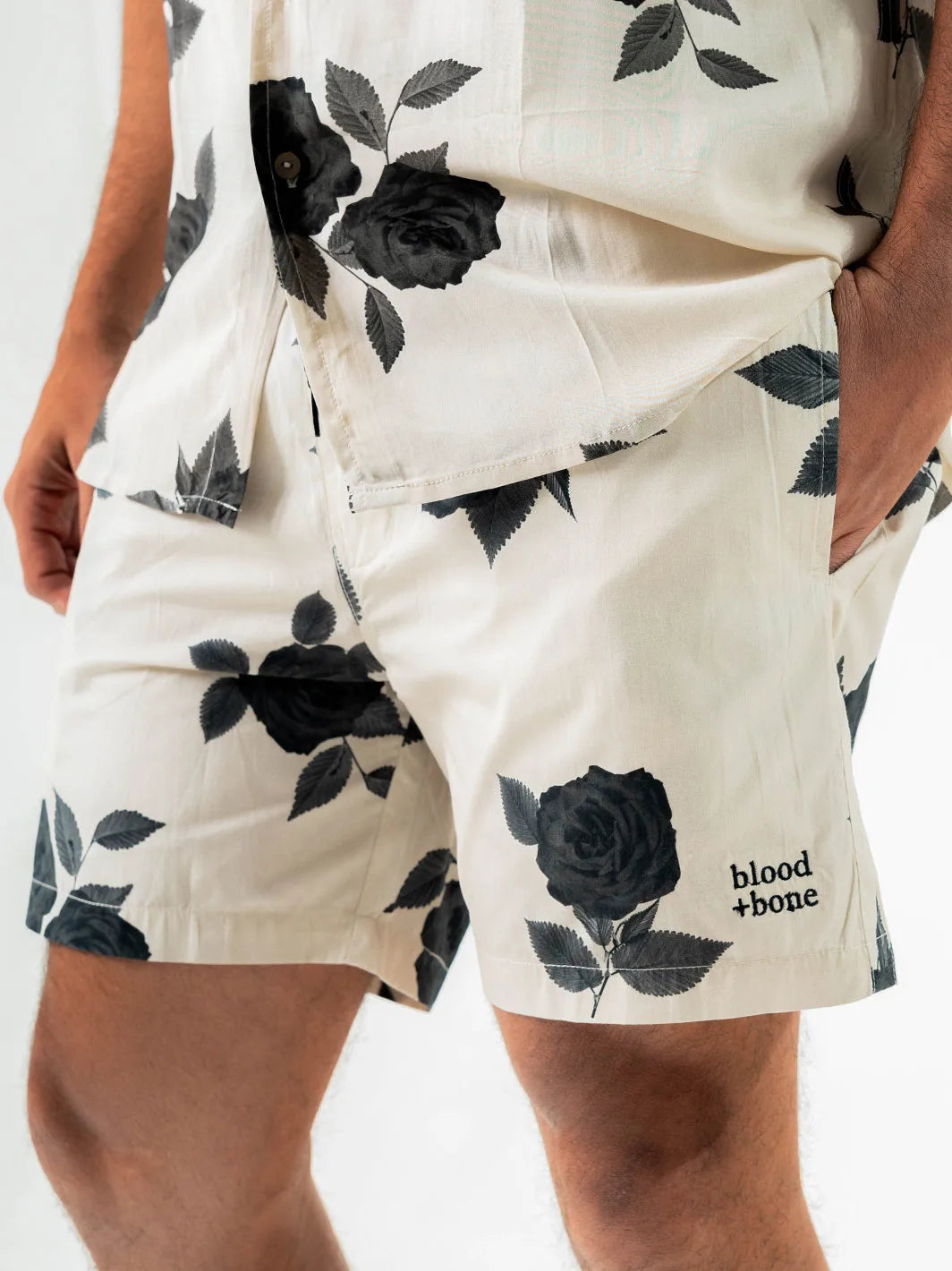 Stray Cat Short Khaki