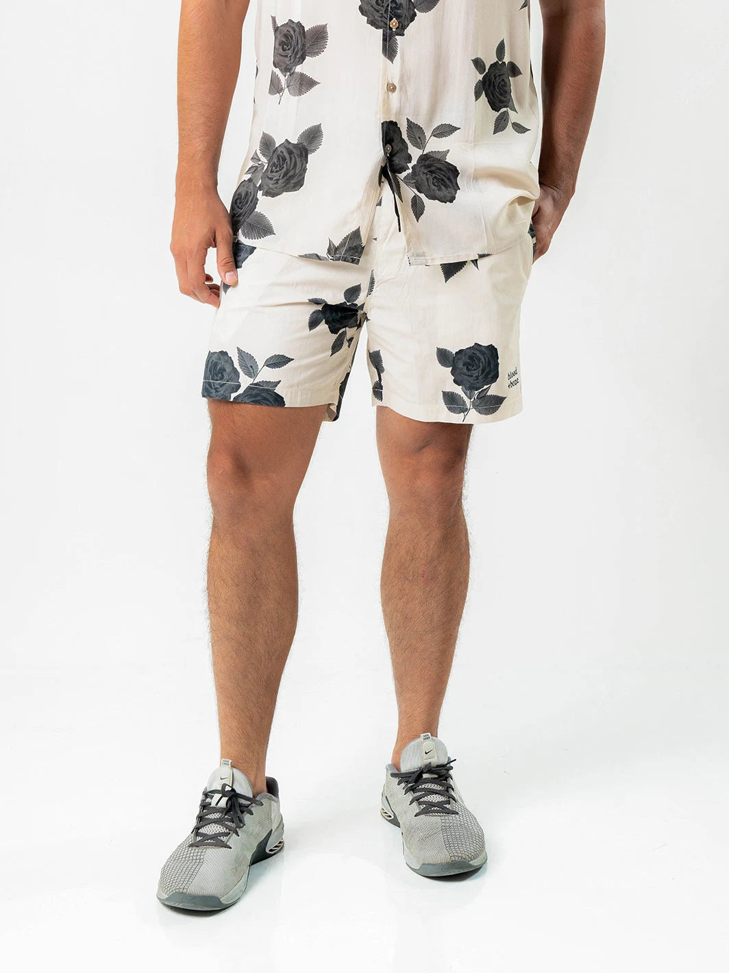 Stray Cat Short Khaki