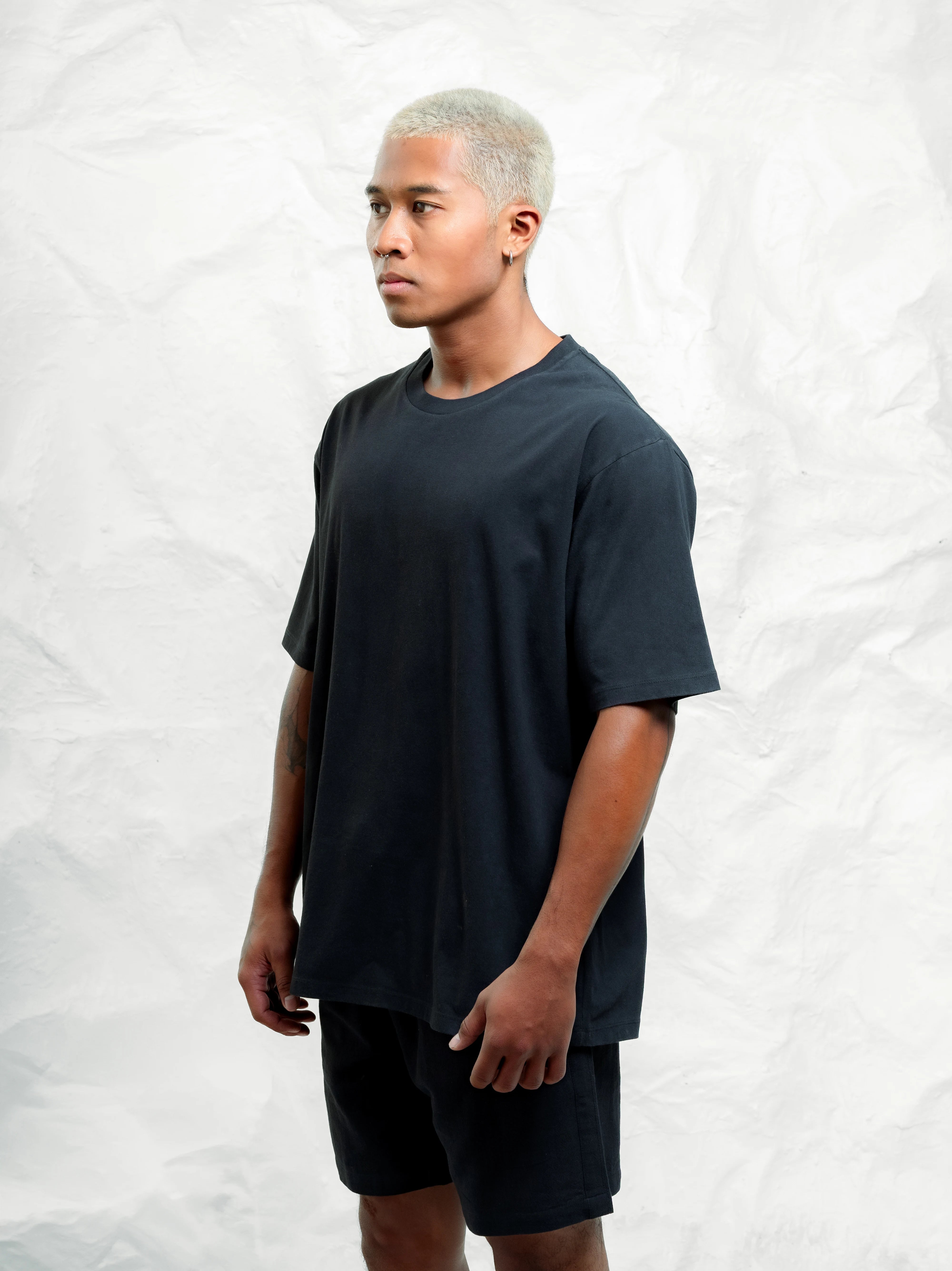 Hole Punch Tee Wash Black