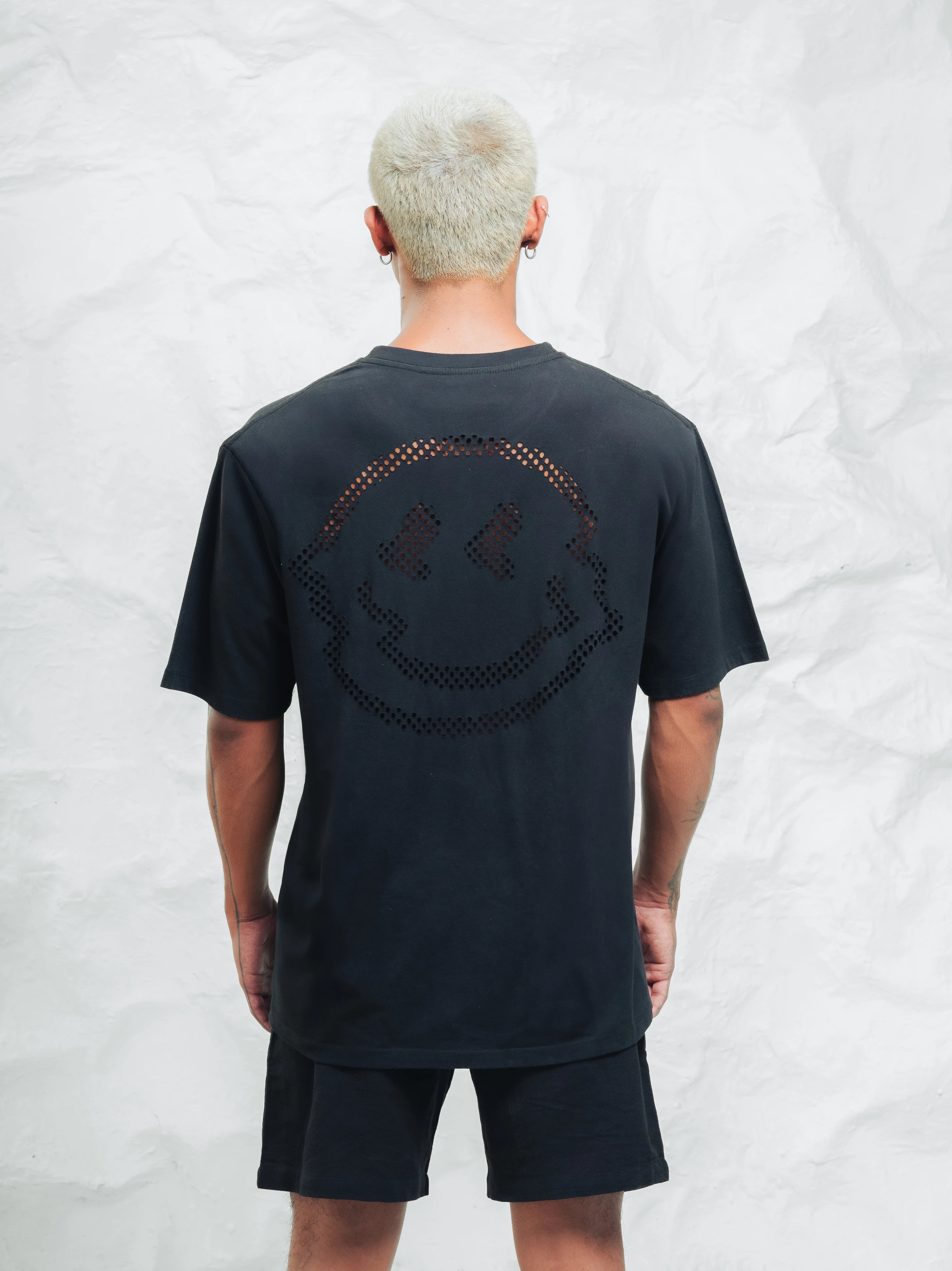 Hole Punch Tee Wash Black