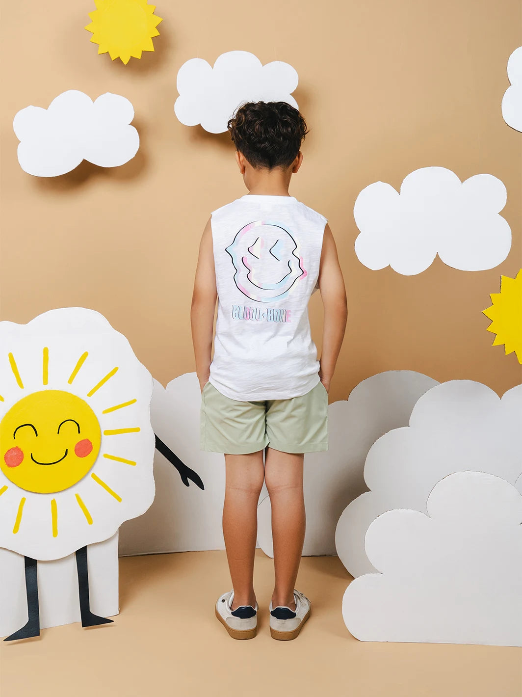 Rainbow Smiley Muscle White